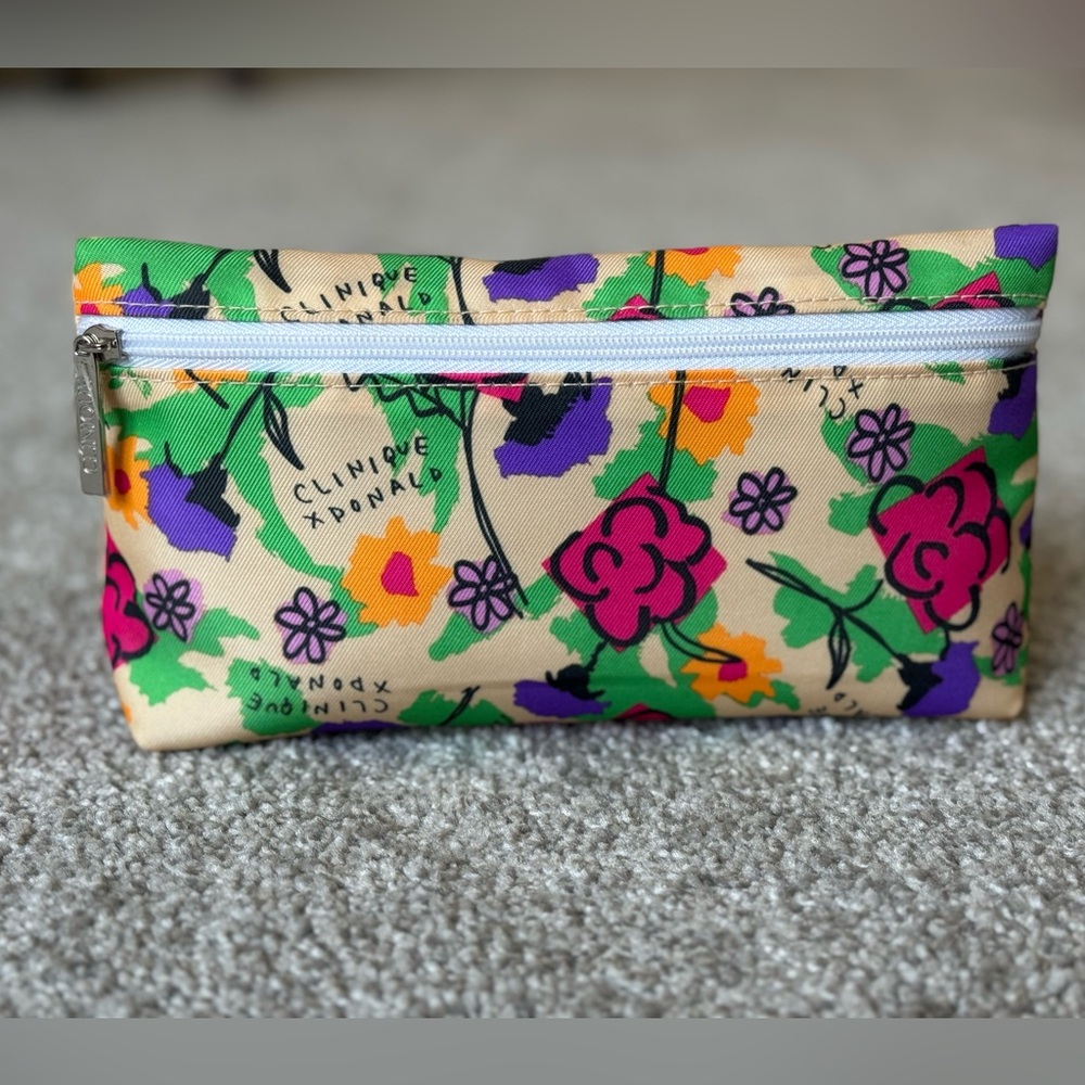 Clinique Vibrant Floral Pouch NWOT